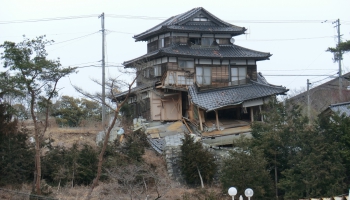 11. marts. Japānas piekrasti satricina deviņas magnitūdas spēcīga zemestrīce