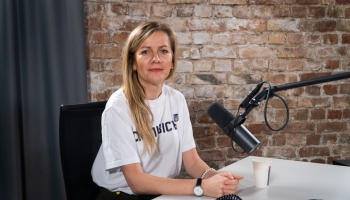Krustpunktā brīvais mikrofons ar fonda "Uzņēmēji mieram" vadītāju Lauru Skrodeli
