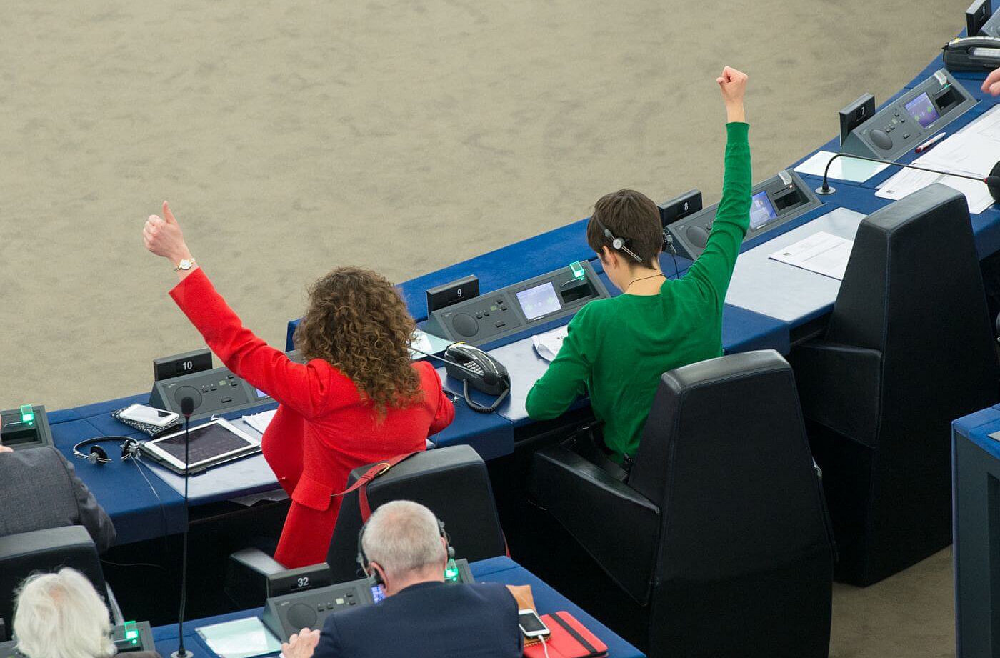 Krustpunktā: Eiropas Parlamenta politiskās grupas: kā tās ietekmē ES pieņemtos lēmumus