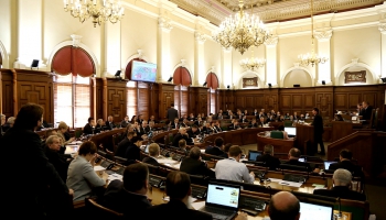Saeima nemaina prezidenta izbrāķētos grozījumus par banku maksātnespējas administratoriem