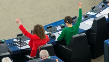 Krustpunktā: Eiropas Parlamenta politiskās grupas: kā tās ietekmē ES pieņemtos lēmumus