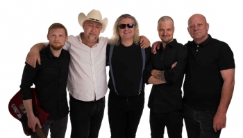 Populārā grupa “Apvedceļš” un draugi satiksies koncertā “Durvis uz vasaru”