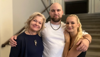 Ar pasaules vējiem – Mežotnē. Kontrabasists Matīss Eisaks un obojiste Amanda Tauriņa 