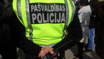 Katru dienu Rīgas policijas rokās nonāk desmit nepilngadīgo