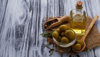 Kardioloģe: Regulāra olīveļļas lietošana samazina infarkta un insulta risku par 30 - 38%