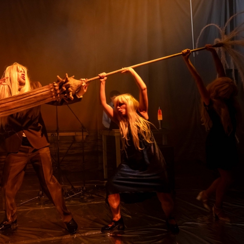 „Navigācija uz Nekurieni” – Liepājas teātrī tapis poētisks iestudējums par jaunību