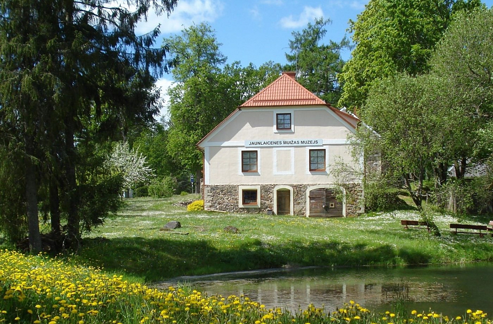 Malēnietim ir viedoklis par visu! Viņi arī spēlē Punu" un gatavo "profitroļus"