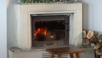 Kamīnu un krāšņu lietošanā: atgādinām par piesardzību