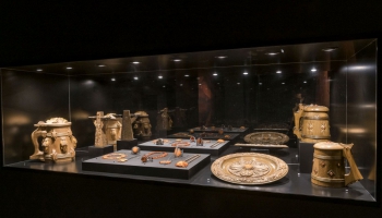 "Dzintars – Baltijas zelts" – Honkongā skatāmas trīs lielas dzintara kolekcijas