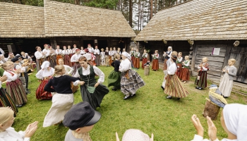 Folklora Brīvdabas muzejā, kokles Dailes teātrī un simfoniskā mūzika Xiaomi Arēnā