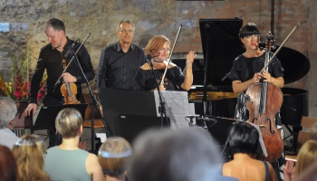 Klavieru kvartets "RIX" koncertā "Pēteris Vasks ielūdz. Vasara" Mazajā Mežotnes pilī