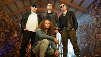 DECIBELS: rokmūzika ir mūsu atkarība!