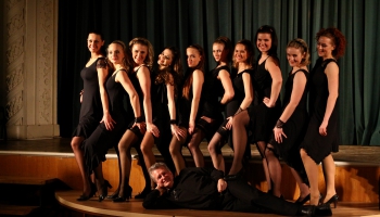 Gaiļa gads. Operstudijas "Figaro" neakadēmismi un bufonāde