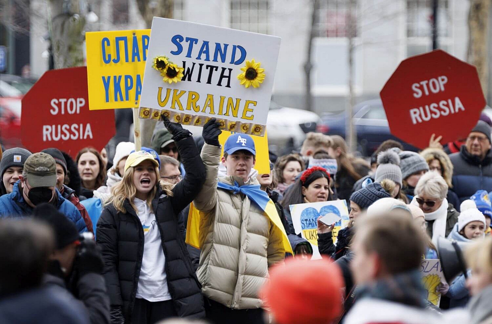 Atbalsts un palīdzība Ukrainai. Diaspora iesaistās demonstrācijas un diskusijās