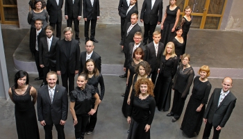 Džona Adamsa Kamersimfoniju atskaņo "Sinfonietta Rīga" un diriģents Normunds Šnē , 2007