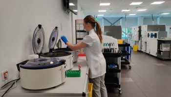Atklāj Baltijā modernāko laboratoriju. Pandēmijas mācība: jābūt sagatavotām rezervēm