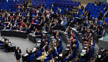 Svētdien vācieši izlems, kas saimniekos Vācijas parlamentā Bundestāgā
