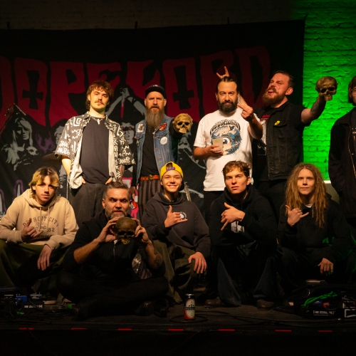 Piecpadsmit gadi un pirmais minialbums. Sarunas ar “Dopelord” un “as always”