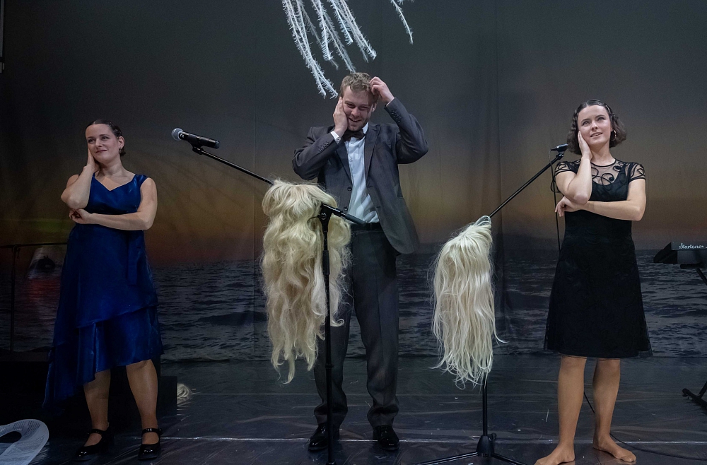 Navigācija uz Nekurieni, Liepājas teātris