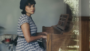 Norah Jones - «Pick Me Up Off the Floor»