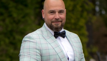 Monopola viesis veterinārārsts un zemessargs Kristaps Reķis