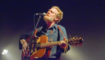 Glen Hansard. Between Two Shores