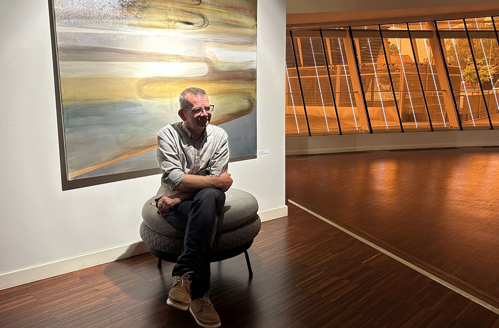 Jānis Kupčs izstādē “Bez pieturzīmēm” piedāvā sajust jūras klātbūtni