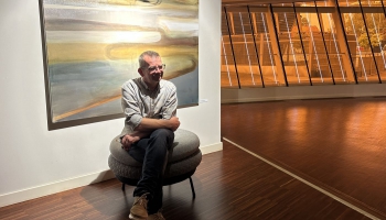 Jānis Kupčs izstādē “Bez pieturzīmēm” piedāvā sajust jūras klātbūtni