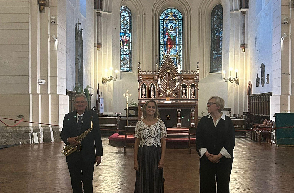 Gunta Gelgote, Artis Sīmanis un Kristīne Adamaite programmā "Baltu melanholija" Rīgas Domā