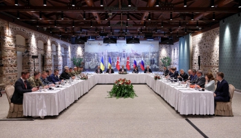 Stambulā notika Ukrainas un Krievijas sarunas; būtiska progresa ceļā uz mieru nav