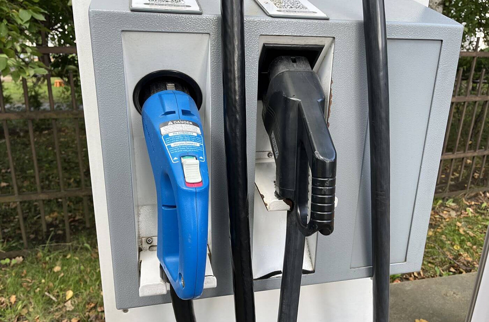 atv-faili-elektroskrejriteņi-laukos elektroauto