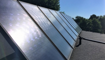 Latvijā šogad mājsaimniecības uzstādīto saules paneļu jauda tuvojas 100 megavatiem