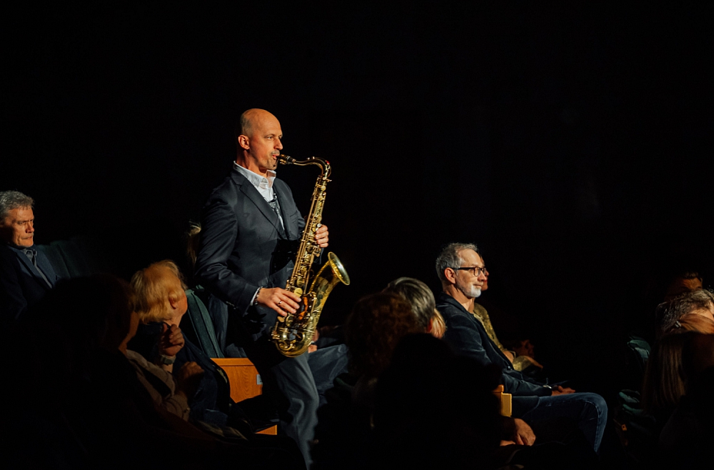 Latvian Brass, Gints Pabērzs un Džeimss Bonds