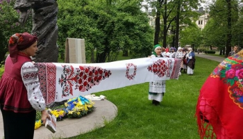 День украинской вышиванки в Риге становится традиционным