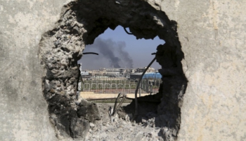 Irākas armija atkaro Mosulas administrācijas ēkas