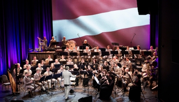 Orķestris "Rīga" Valsts svētkos, LJMD atklāšana, Šmīdberga jubileja un Ešenvalda simfonija