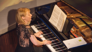 Pianiste Herta Hansena: Kurtāga dzīvē un daiļradē viss ir ļoti patiess