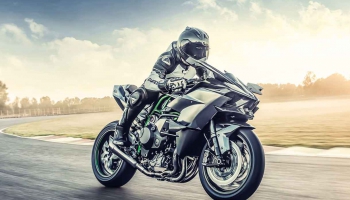 Aizvadītā gada pasaules ātrākie motocikli!