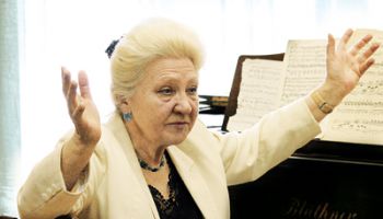 Pianiste un mūzikas vēsturniece Vera Nosina