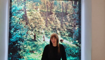 Mākslinieci Agati Tūnu interesē dot vienam attēlam vairākas nozīmes