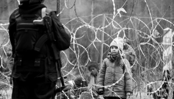 Audiovizuālās īsmetrāžas: Agņeškas Holandas skaudrā filma "Zaļā robeža"