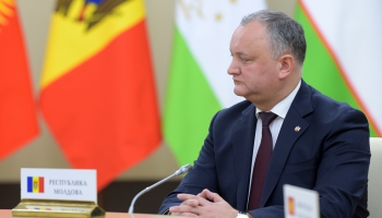 Moldovas prezidents Dodons šonedēļ otro reizi atstādināts no amata pienākumu pildīšanas