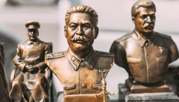 Totalitāro režīmu kopsaucēji: kāpēc tie darbojas pēc līdzīga principa 