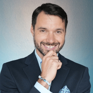 Monopola viesis izaugsmes platformas "Dzīves virsotne" dibinātājs Jānis Brūns