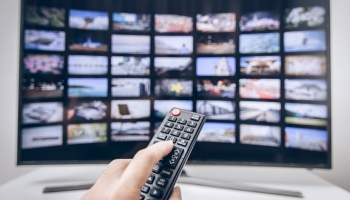 TV kanāli steidz izmantot mākslīgo intelektu tulkojumu nodrošināšanā latviešu valodā