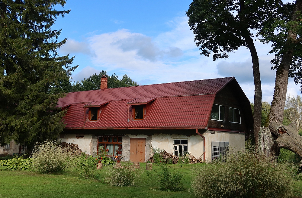 Maija Krasnā, Džeimijs Henebry, Ārdavas muiža