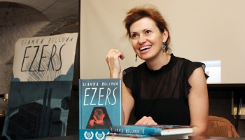 Čehu rakstniece Bianka Bellova iepazīstina ar savu romānu "Ezers"