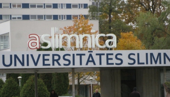 Rīgas Austrumu klīniskās universitātes slimnīca cīnās ar pacientu parādiem