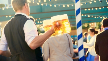 12. oktobris. Minhenē notiek svētki, kas aizsāk "Oktoberfest" tradīciju