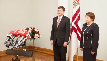 Koalīcija lemj Valdi Dombrovski virzīt eirokomisāra amatam